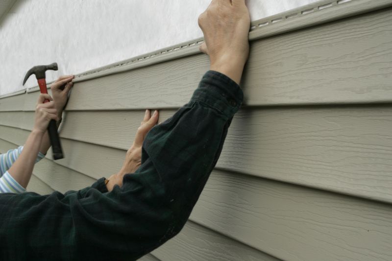 Vinyl Siding Repair Installation - Mid