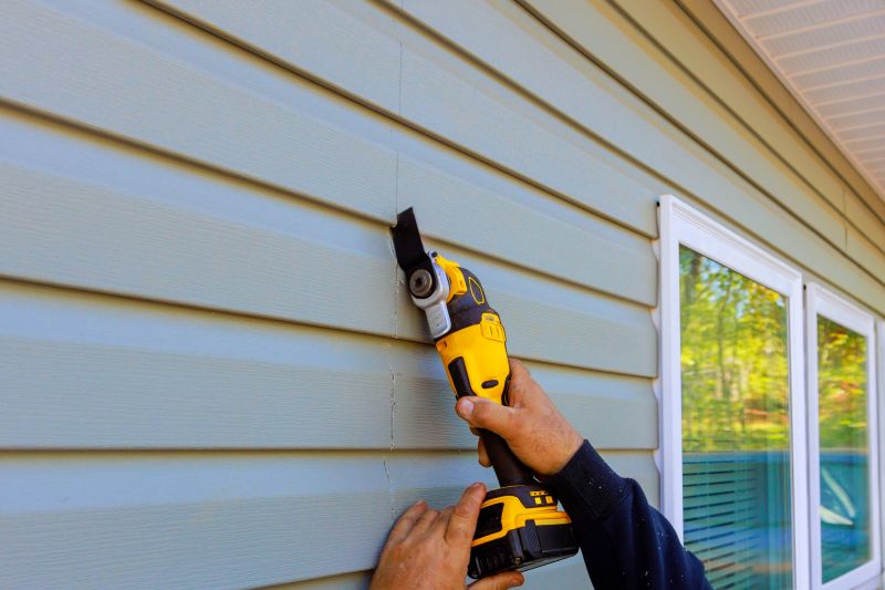 Vinyl Siding Repair - Skilled Technician